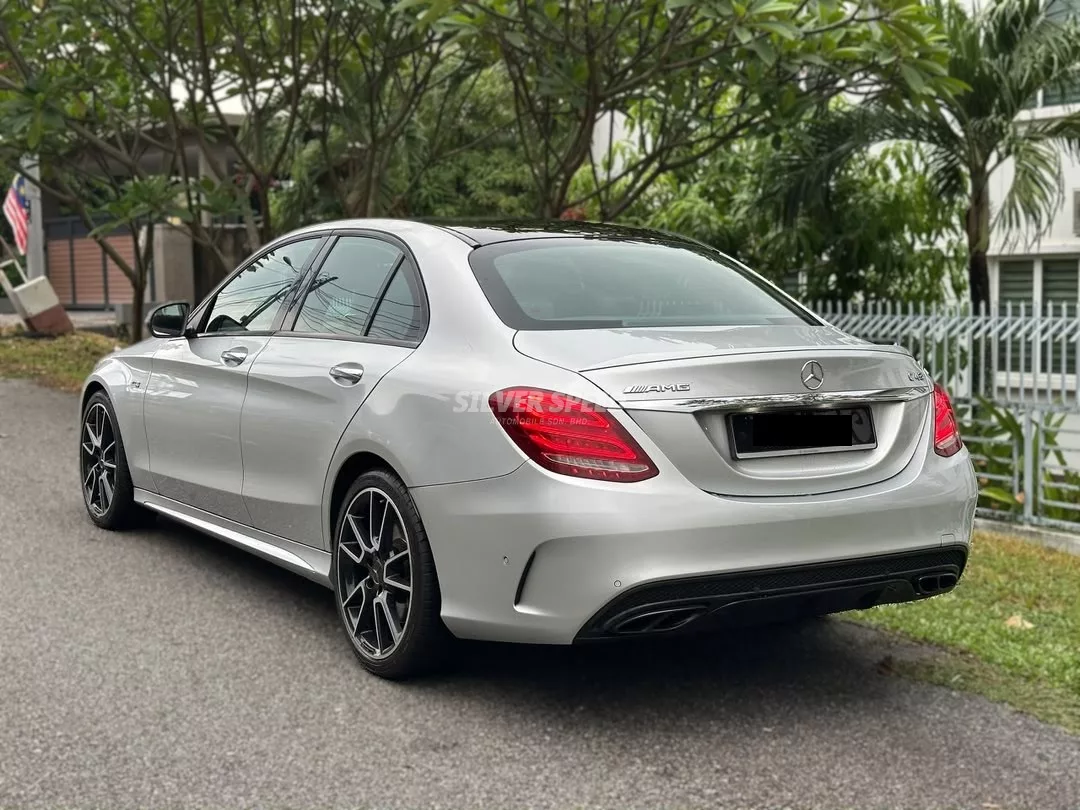 Mercedes Benz AMG C43 image 4