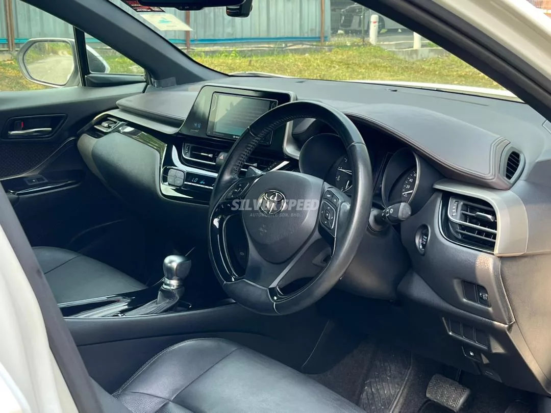 Toyota C-hr image 14