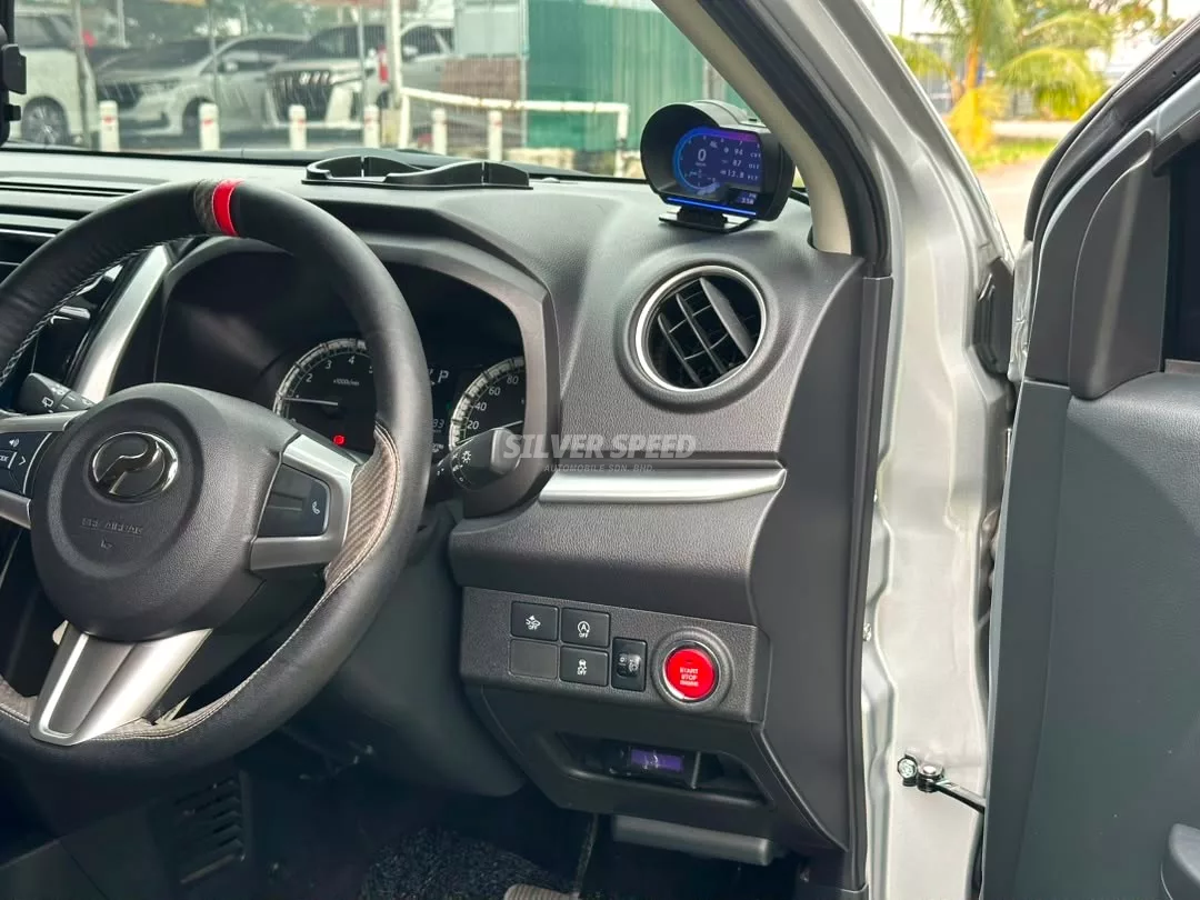 Perodua Aruz image 7