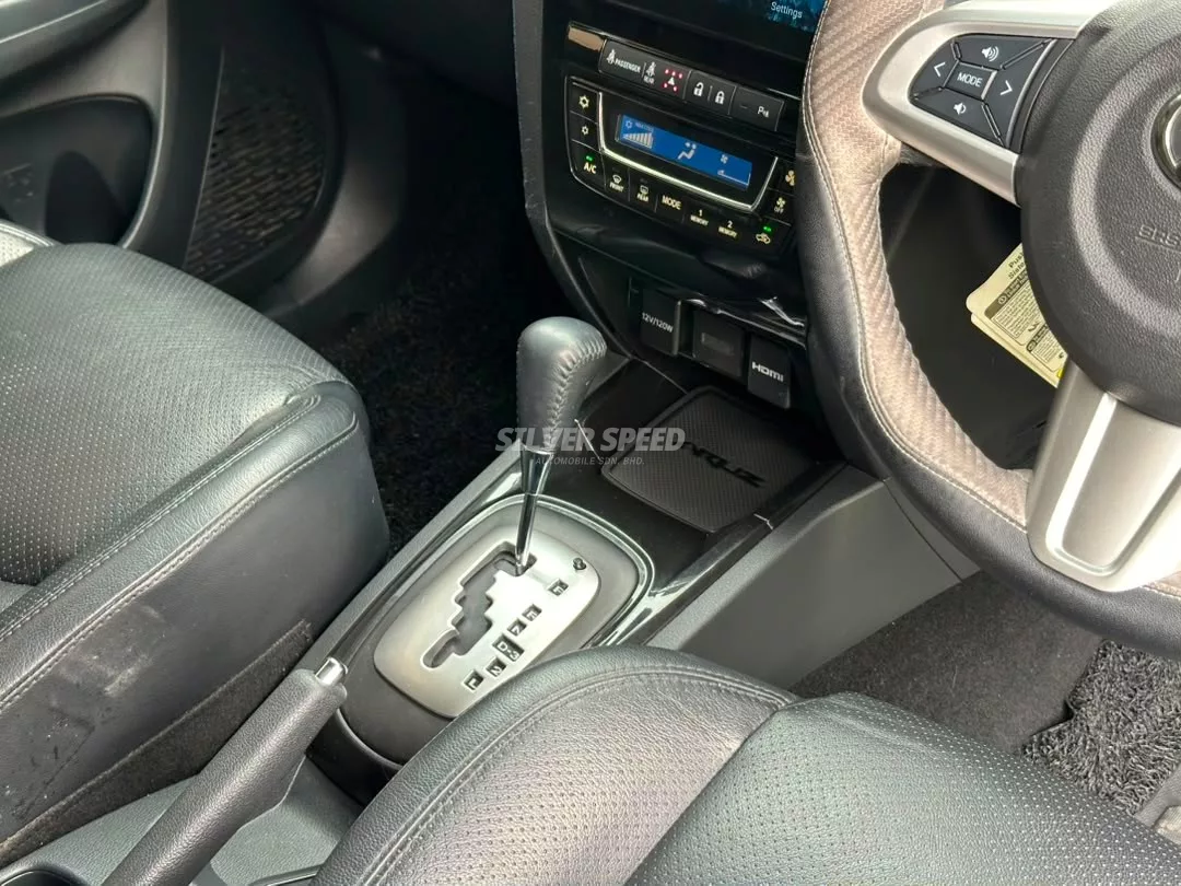 Perodua Aruz image 8