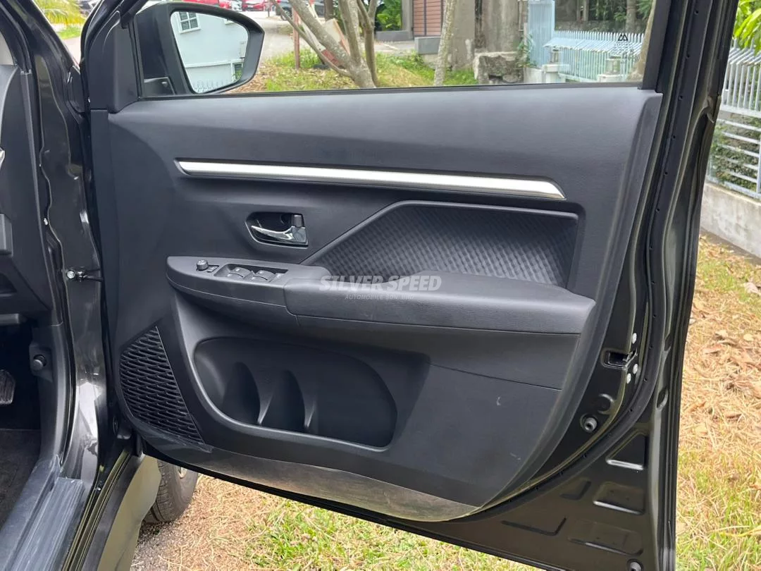Perodua Aruz image 17