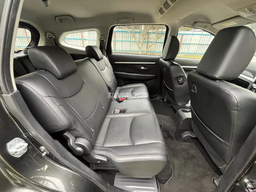 Perodua Aruz image 8