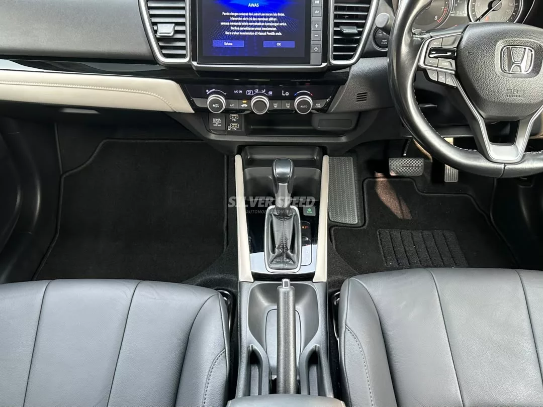 Honda City image 10