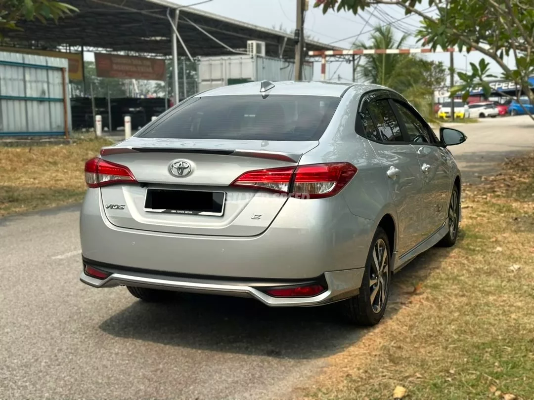 Toyota Vios image 5