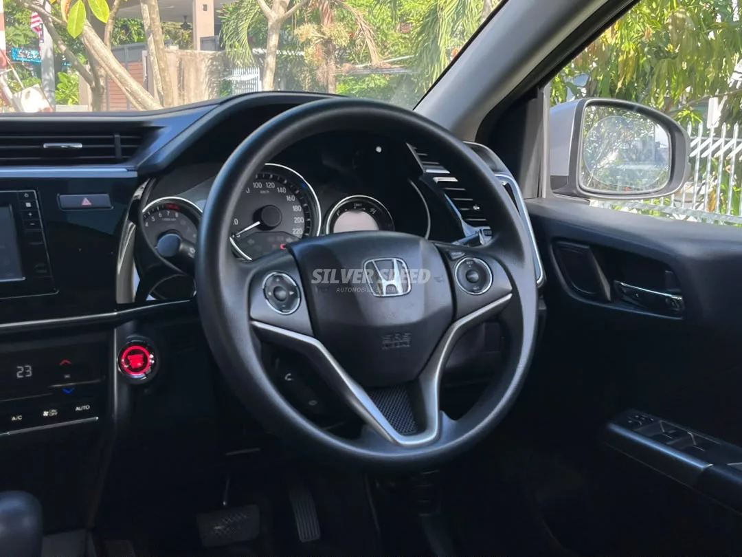 Honda City image 8