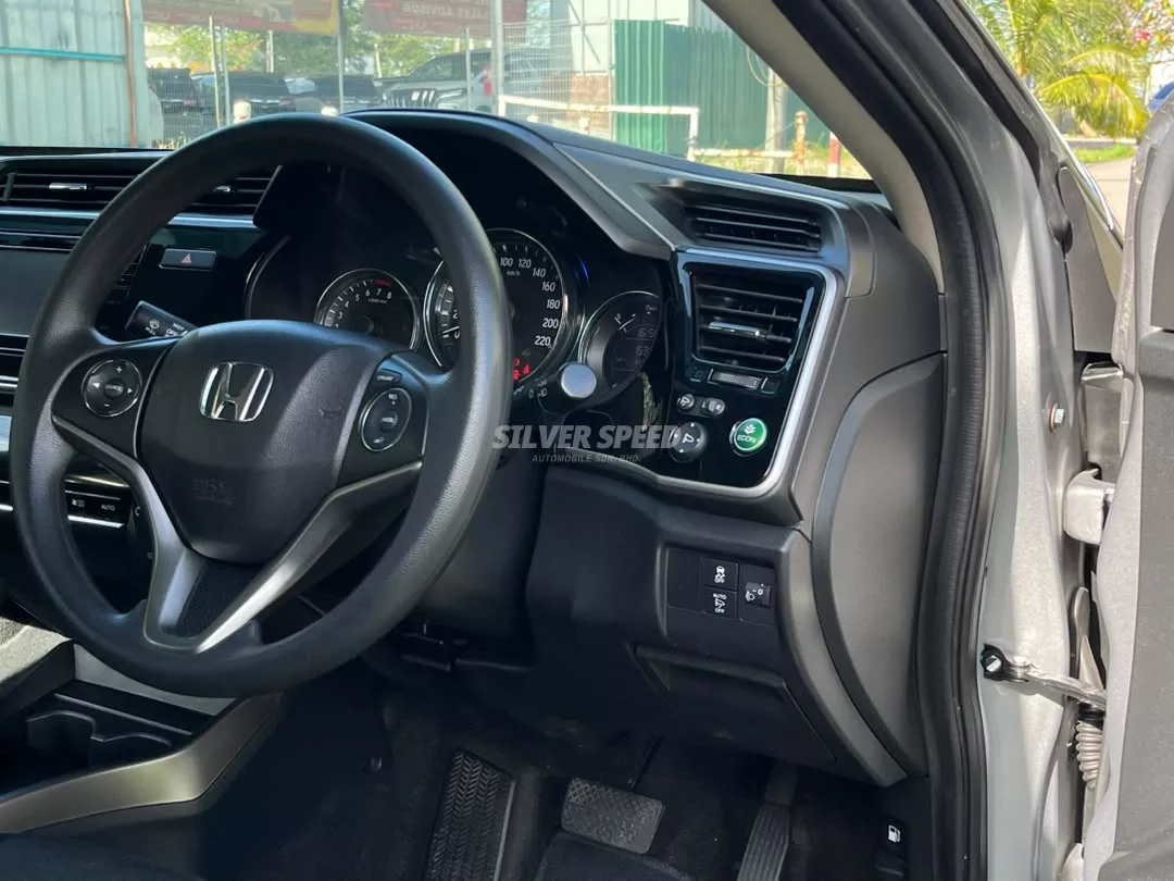 Honda City image 13