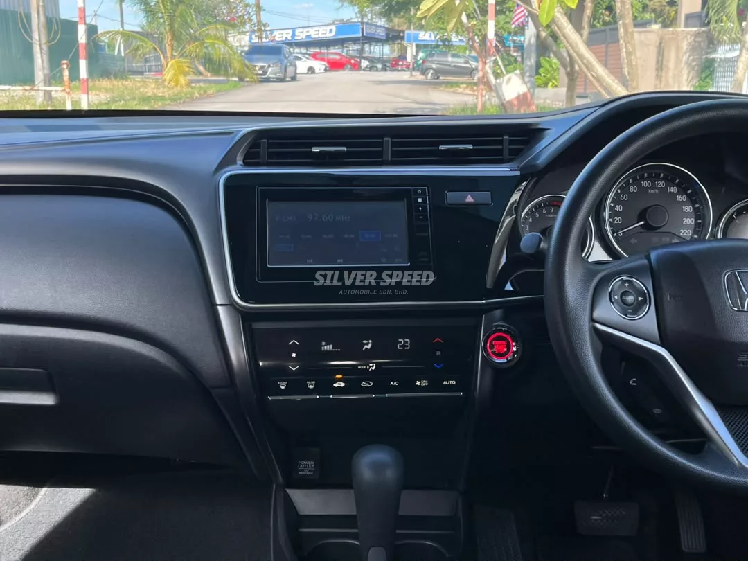 Honda City image 10