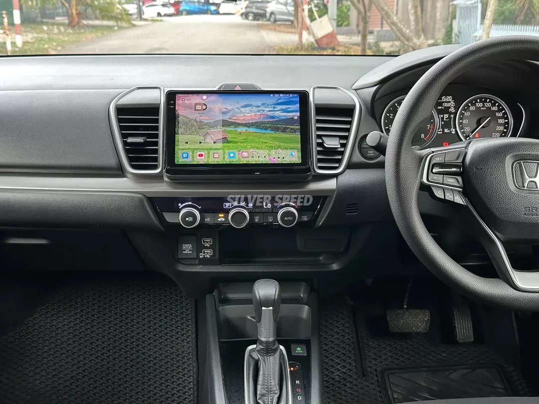 Honda City image 11