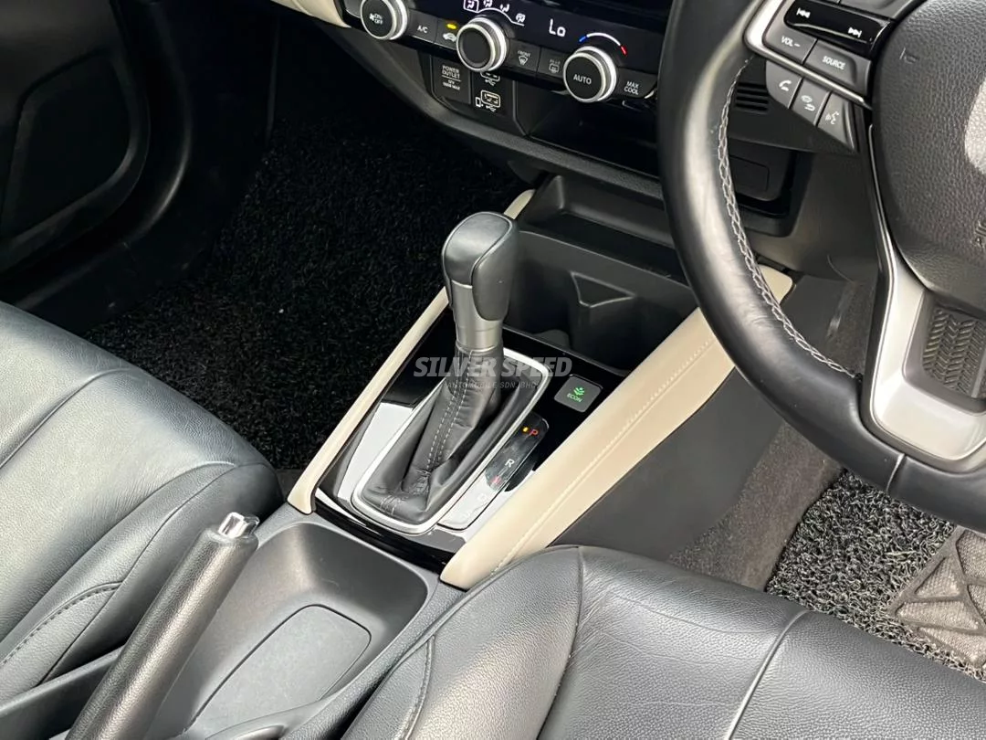 Honda City image 16