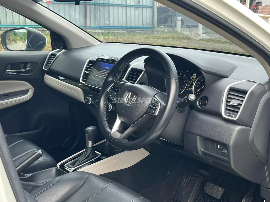 Honda City image 14