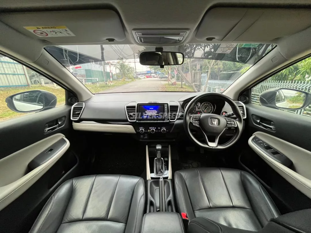 Honda City image 11