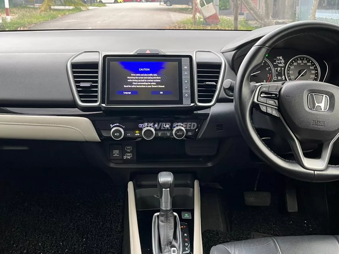 Honda City image 15