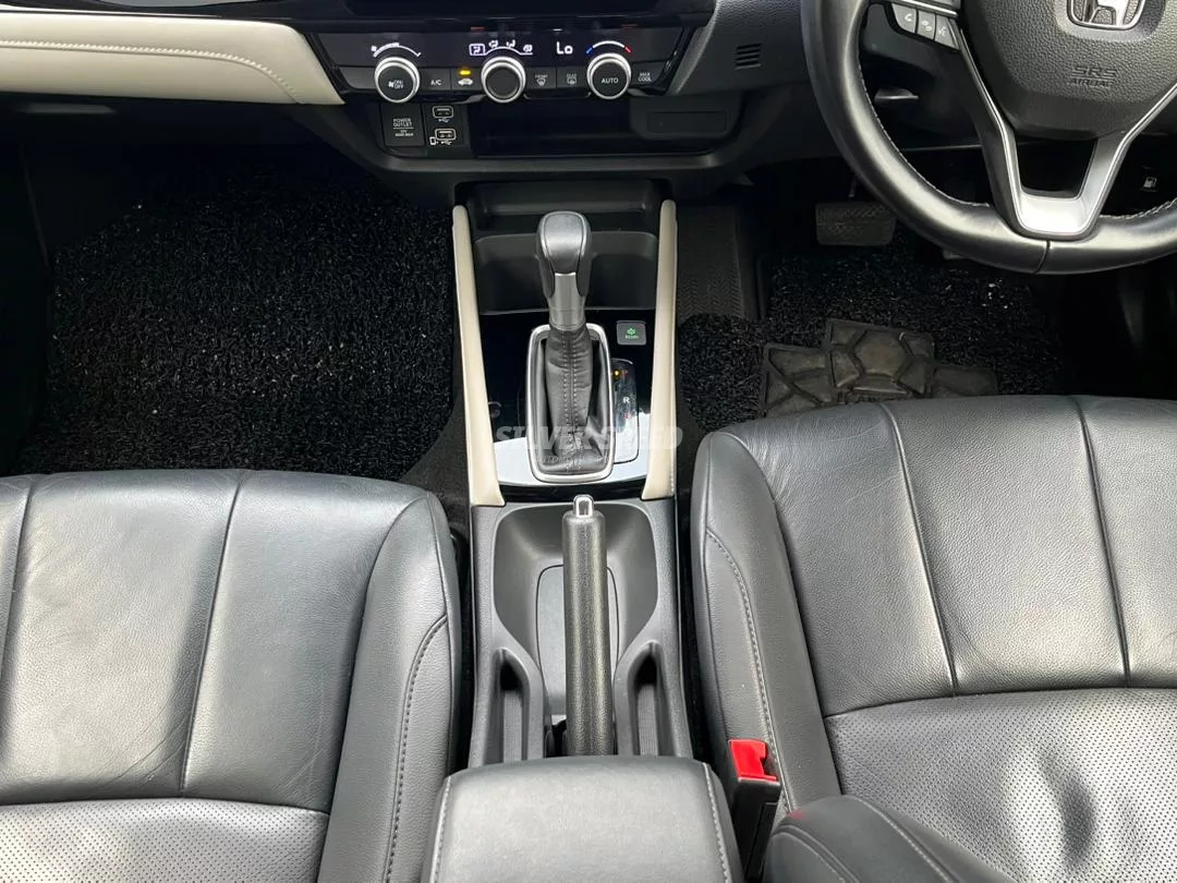 Honda City image 12