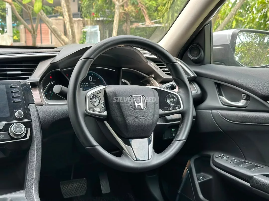 Honda Civic image 15