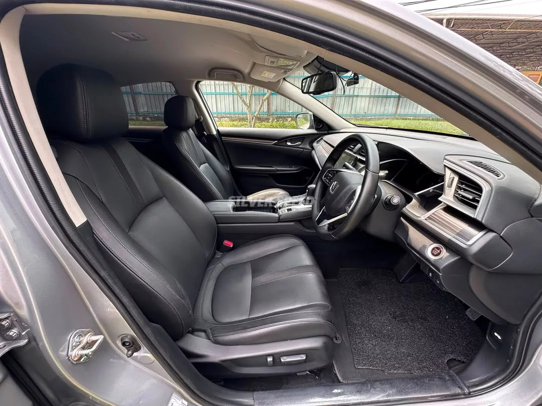Honda Civic image 6