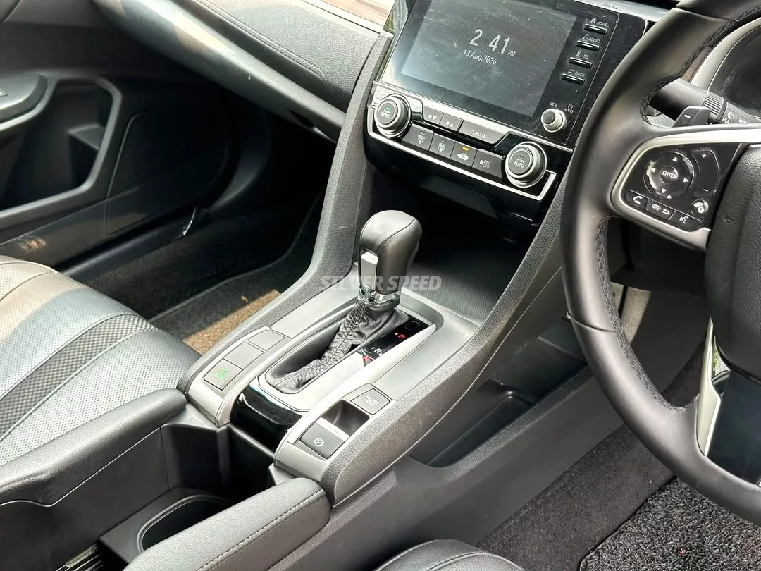 Honda Civic image 12