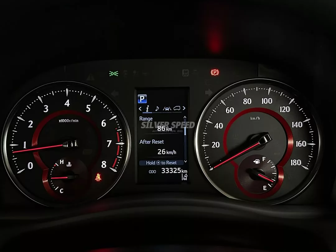 Toyota Alphard image 10