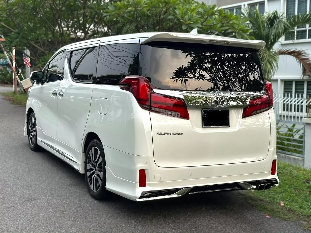 Toyota Alphard image 5