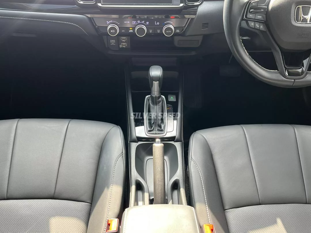 Honda City image 10